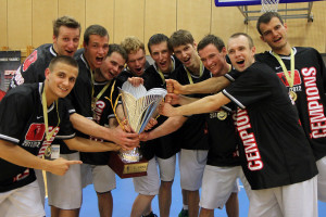 Foto: BK "Dolāri" nosargā "Triobet" Basketbola līgas čempionu titulu