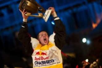 Nīfnekers – "Red Bull Crashed Ice" čempions