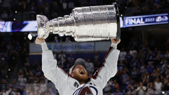 Trīs gadus nespēlējušais "Avalanche" kapteinis Landeskūgs izņemts no savainoto spēlētāju saraksta