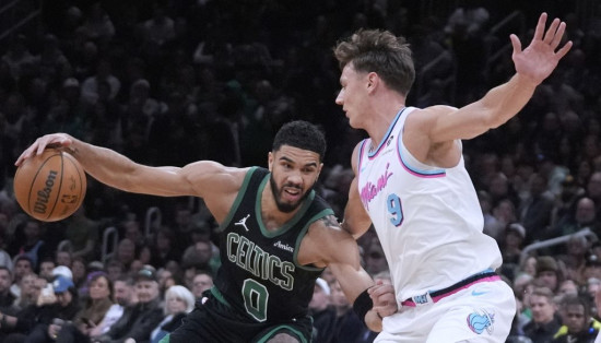 Porziņģis tiek atpūtināts, pārtrūkst "Celtics" deviņu uzvaru sērija