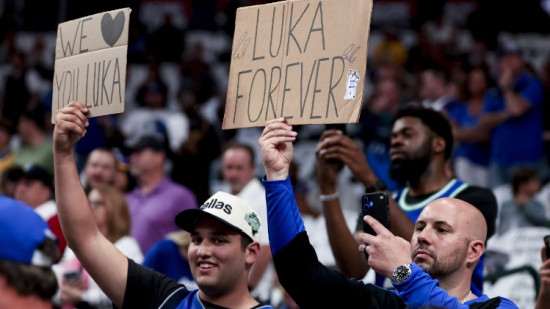 Dončičam atgriežoties Dalasā, "Mavericks" fani prasa ģenerālmenedžera skalpu