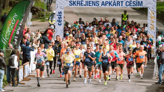 Latvijas rekordists Jocis uzstāda rekordu 10km "Apkārt Cēsīm", sievietēm pirmā spraigā cīņā ukrainiete