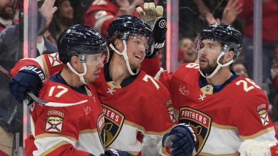 Balinskis blesti z dvema podajama, Girgensons se poškodoval, Merzļikins pa ubranil 20 strelov