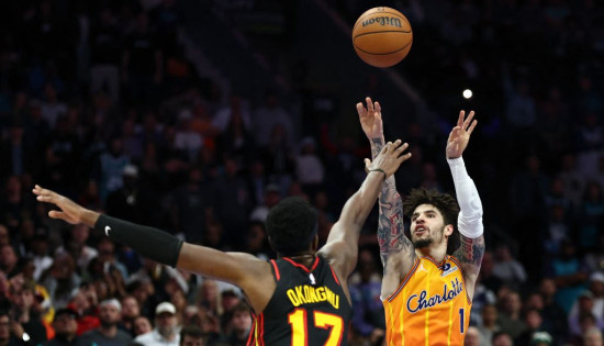 Atlanta Hawks klonila proti Charlotte Hornets ob povratku Treja Janga