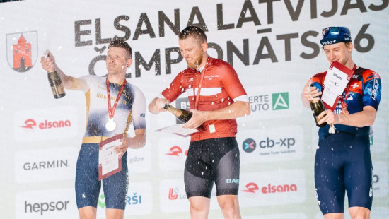 Latvijas čempionātā grupas braucienos savās grupās uzvaras Rubikam un Ķiksim
