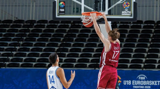 Latvijas U18 izlase EČ ievadā otrajā puslaikā kapitulē mājiniekiem