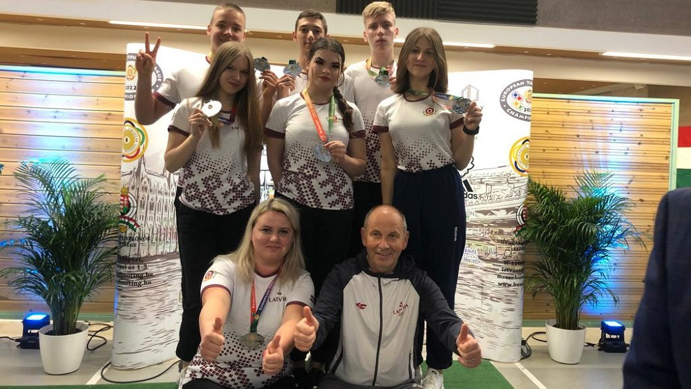 Latvijas komandai sudrabs Eiropas jaunatnes līgas finālturnīrā šaušānė – Citi sporta veidi – Sportacentrs.com