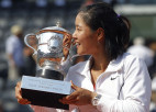 "French Open" dāmu vienspēļu turnīrā vēsturisks triumfs Lī