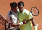 Nadals sesto reizi Parīzē uzvar Federeru un sasniedz 12. finālu