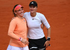 Parīzē triumfē šosezon "Grand Slam" turnīros nezaudējušais Babošas un Mladenovičas duets