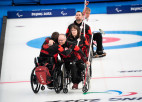 Kanādas ratiņkērlingisti otrās paralimpiskās spēles pēc kārtas izcīna bronzas medaļas