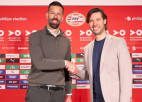 Van Nistelrojs pamet PSV trenera amatu, ''Southampton'' atrod jaunu treneri
