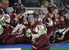 Latvija divas reizes izlaiž vadību, bet pēcspēles metienos pieveic Austriju