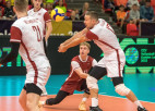 Latvijas volejbolisti vēlreiz trijos setos cieš sakāvi pret līderi Čehiju