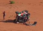 Video: Pēc Al Radži avārijas Sainss provizoriski kļūst par Dakaras rallija līderi