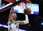 Porziņģim 25+9 un efektīvi <i>gaisiņi</i>, "Celtics" aizraujošā spēlē pārspēj "Heat"