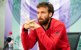 Gulbis par savainojumu, neizmantotām iespējām un sevis pierādīšanu