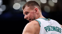 Porziņģim 20+5 ''Celtics'' sezonas pirmajā zaudējumā