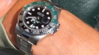 Neskatoties uz nopelnītajiem miljoniem, Usiks ikdienā staigā ar "Rolex" viltojumu