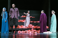 Foto: Uz Valmieras teātra skatuves atgriežas smeldzīgais Aspazijas mīlas stāsts "Vaidelote"