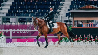 Snikus ar zirgu "King Of The Dance" kļūst par Eiropas čempionu paraiejādē