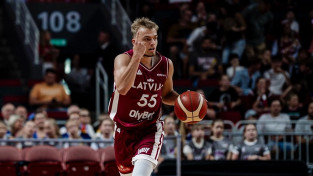 Latvijas vīriešu basketbola izlase FIBA pasaules rangā atkāpjas uz devīto vietu