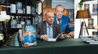 Sabiedrībā pazīstamas personības svin Kirova Lipmana grāmatas atklāšanu
