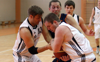 Foto: "Swedbank" basketbolisti ar lielu pārsvaru gūst otro uzvaru Banku kausā