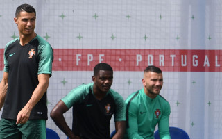 Irānas fani mēģina traucēt Ronaldu un Portugāles izlases miegu