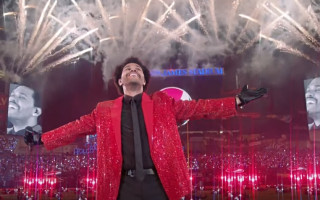 Video: "Super Bowl" puslaika pārtraukumā "The Weeknd" demonstrē iespaidīgu šovu