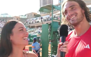 Video: Cicipass nezināja, kāpēc Zendaja intensīvi apmeklē tenisa mačus