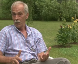 Video: Dziednieks un rožu audzētājs Dainis Jēgers par rozēm, dziedniecību un mīļiem apaļumiem