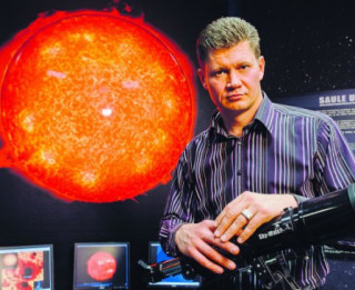 Astrologs: <i>melnā piektdiena</i> būs pirmā diena, kad pa īstam varētu uzelpot