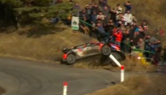 Video: WRC čempions Noivils Montekarlo rallijā piedzīvo avāriju