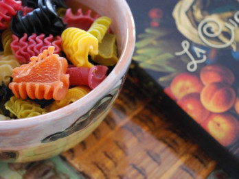 La Cucina. Virtuve- šarmants romāns, kurā mīlestība organiski saplūst ar pārējām dzīves baudām un kaislībām