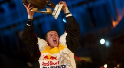 Nīfnekers – "Red Bull Crashed Ice" čempions