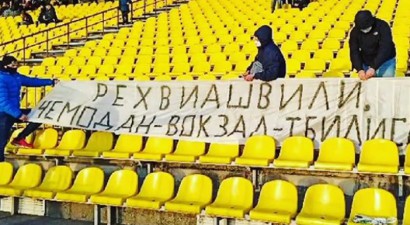 "Čemodāns-stacija-Tbilisi." Baltkrievu fani kritizē Latvijā labi zināmo Rehviašvili