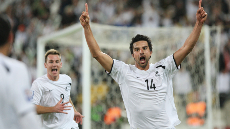 Jaunzēlandes futbolisti atzīmē vārtu guvumu pret Bahreinu
Foto: AP/Scanpix