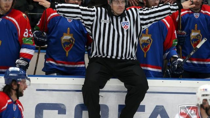 KHL arī pirms savas trešās sezonas nav tikusi skaidrībā - kur tā vēlas būt un, par kādu cenu?

Foto: khl.ru