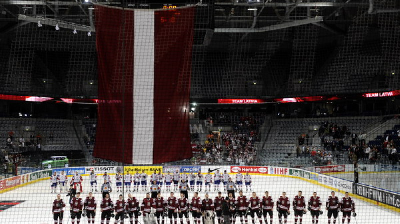 Latvija uzvar Norvēģiju; Pasaules hokeja čempionātā Latvijas hokeja izlase ar 5:0 pārliecinoši uzvarēja Norvēģijas valstsvienību. Foto: Romāns Kokšarovs, Sporta Avīze/F64.