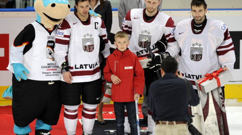 Latvija zaude Čehijai; Pēdējo maču pasaules čempionātā  Latvijas izlase zaudeja Čehijas vastvienībai ar 1:3. Foto: Romāns Kokšarovs, Sporta Avīze/f64.