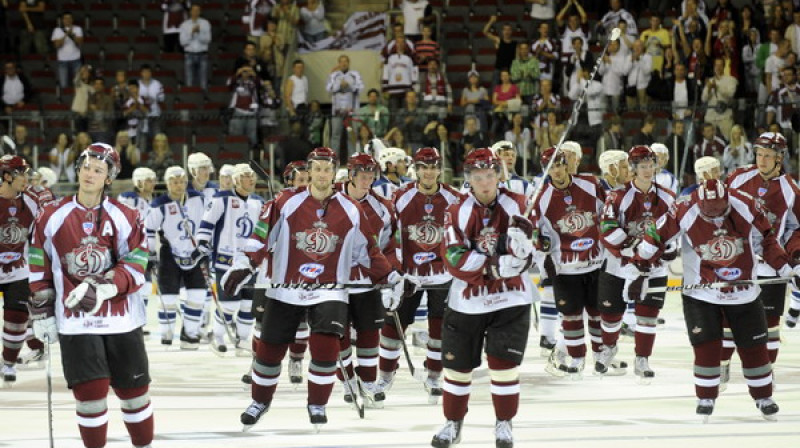 Rīgas "Dinamo" hokejisti
Foto: Romāns Kokšarovs, Sporta Avīze