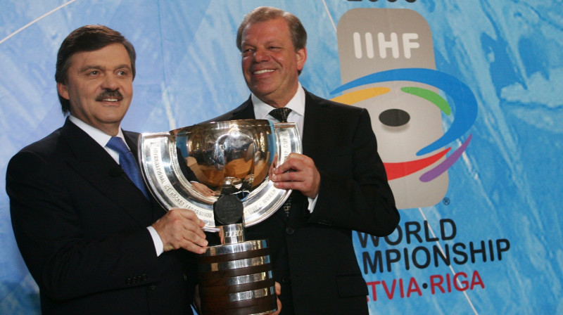 IIHF prezidents Renē Fāzels un LHF prezidens Kirovs Lipmans 
Foto: Jānis Pipars / Scanpix