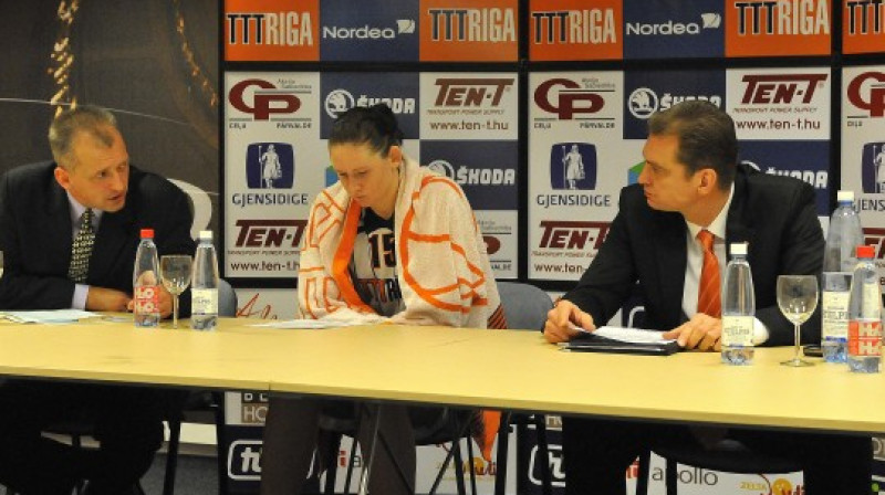 Aigars Nerips, Aija Brumermane un Gundars Vētra Eirolīgas preses konferencē
Foto: Romualds Vambuts, Sportacentrs.com