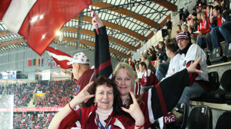 Latvijas hokeja līdzjutēji.
Foto: Ludmila Glazunova, www.hokejs2010.lv