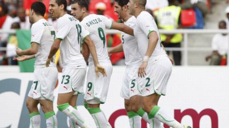 Alžīrijas izlases futbolisti
Foto: AP/Scanpix