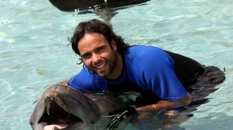 Fernando Gonzaless Maiami turnīra otrajā dienā paspēja paviesoties pie delfīniem
Foto: AFP/ Scanpix