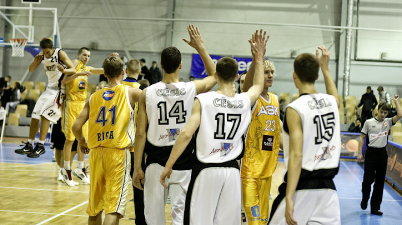 Lielākā daļu kadetu izlases basketbolistu spēlē Swedbank Latvijas Jaunatnes basketbola līgā
Foto: Mikus Kļaviņš, LBS