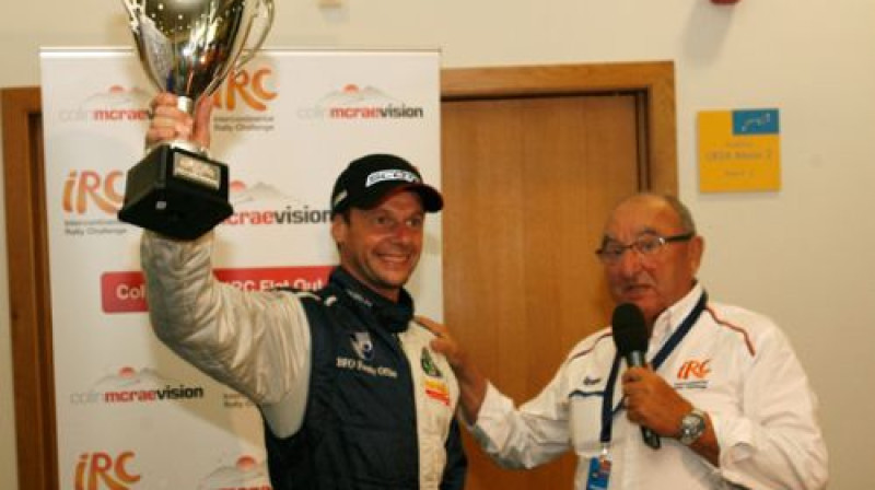 Fredijs Loikss un IRC motorsporta attīstības menedžeris Žans Pjērs Nikolā
Foto: ralivm.com