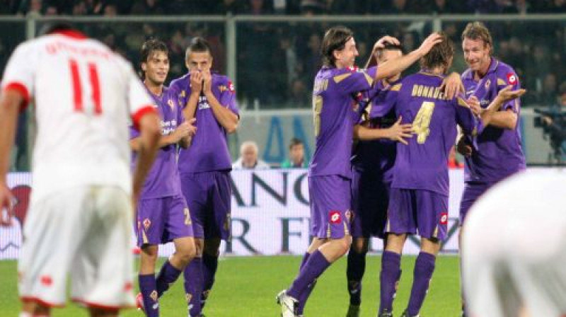 ''Fiorentina'' futbolisti atzīmē vārtu guvumu
Foto: digitale/Scanpix